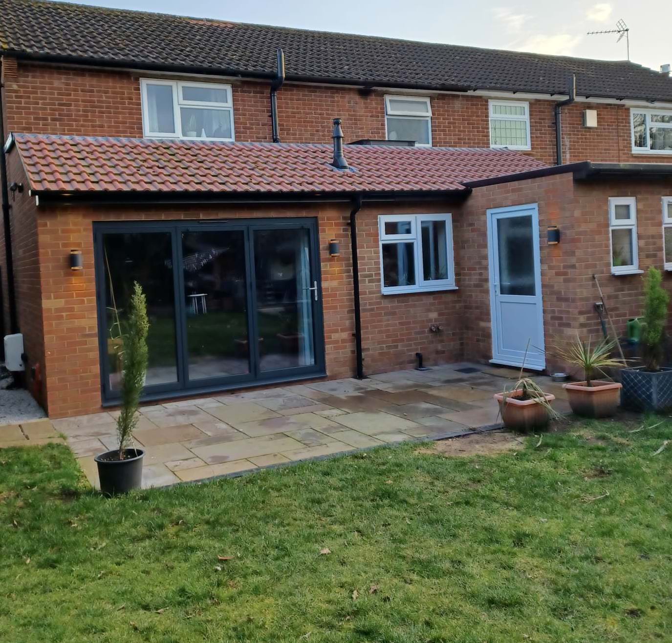 external view of single storey cookham home extension