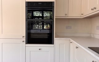 kitchen with shaker units and quartz worktops in twickenham